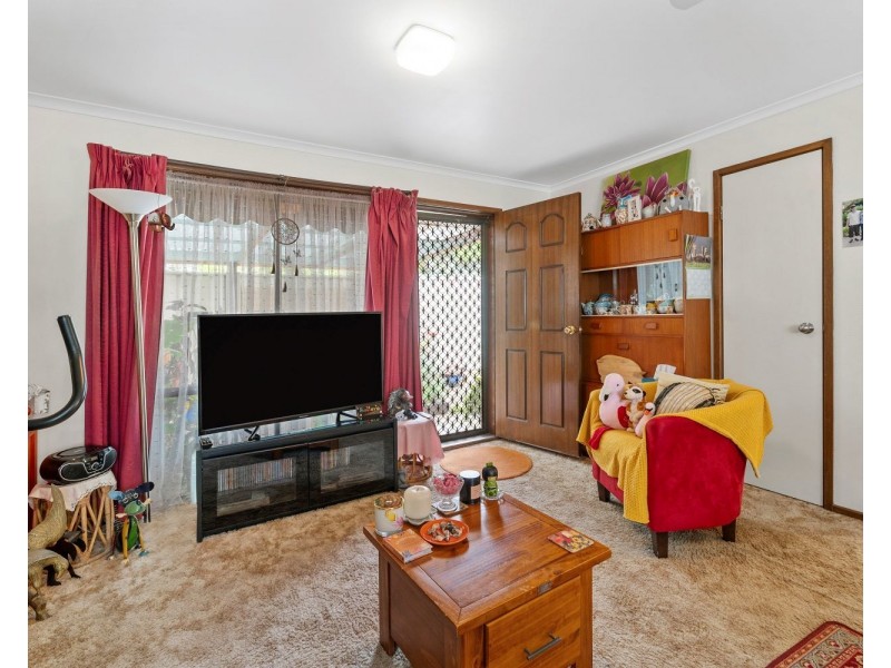 4 Seaton Grove, Golden Square VIC 3555