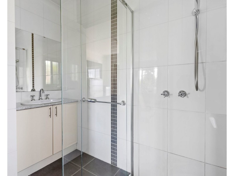 1/24 Alliance Avenue, California Gully VIC 3556