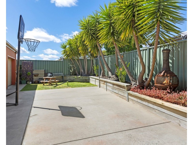 1/24 Alliance Avenue, California Gully VIC 3556