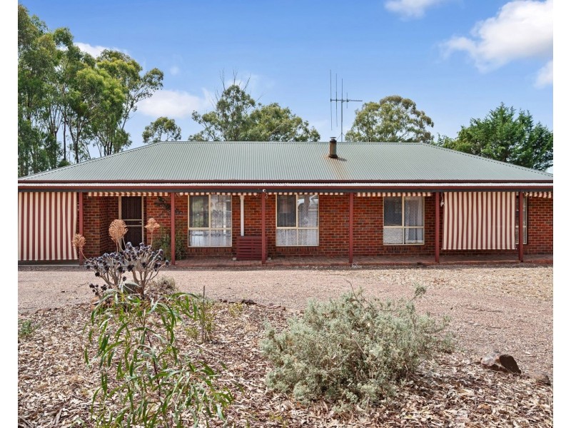11 Cameron Court, Huntly VIC 3551