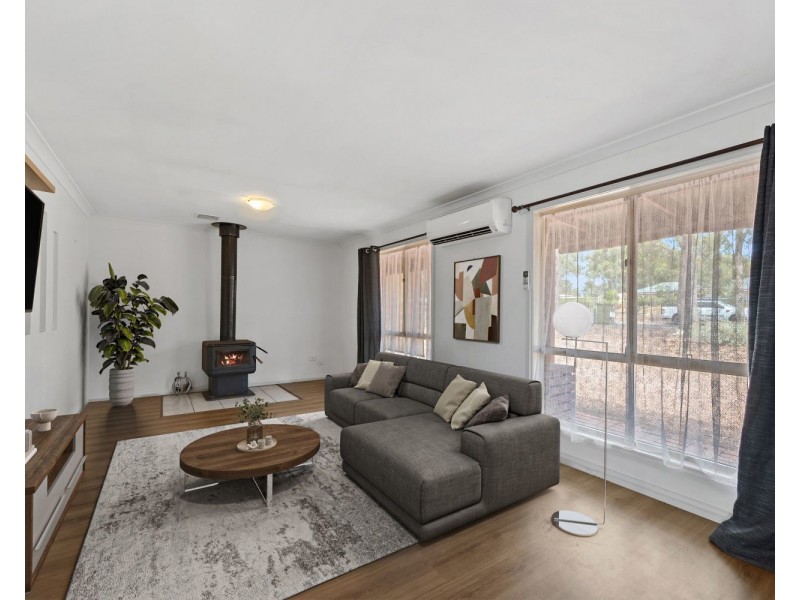 11 Cameron Court, Huntly VIC 3551