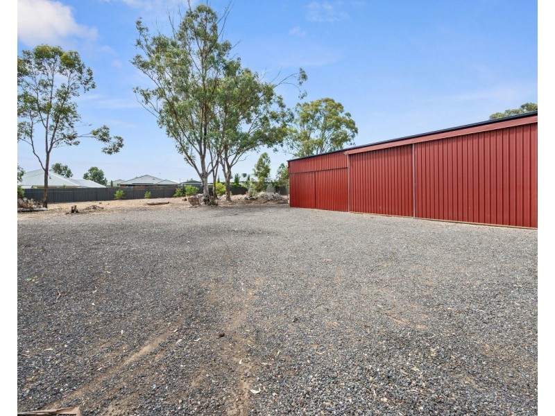 11 Cameron Court, Huntly VIC 3551