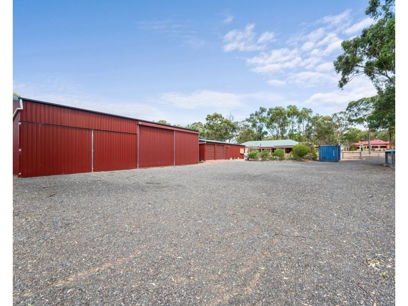 11 Cameron Court, Huntly VIC 3551