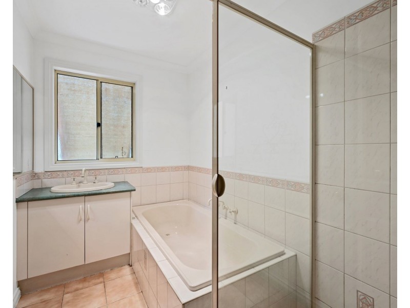11 Cameron Court, Huntly VIC 3551