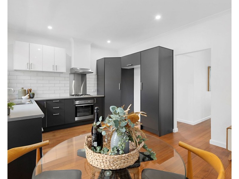 18 Carolin Street, Flora Hill VIC 3550