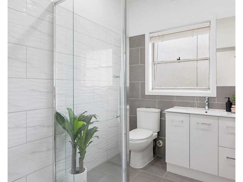 18 Carolin Street, Flora Hill VIC 3550