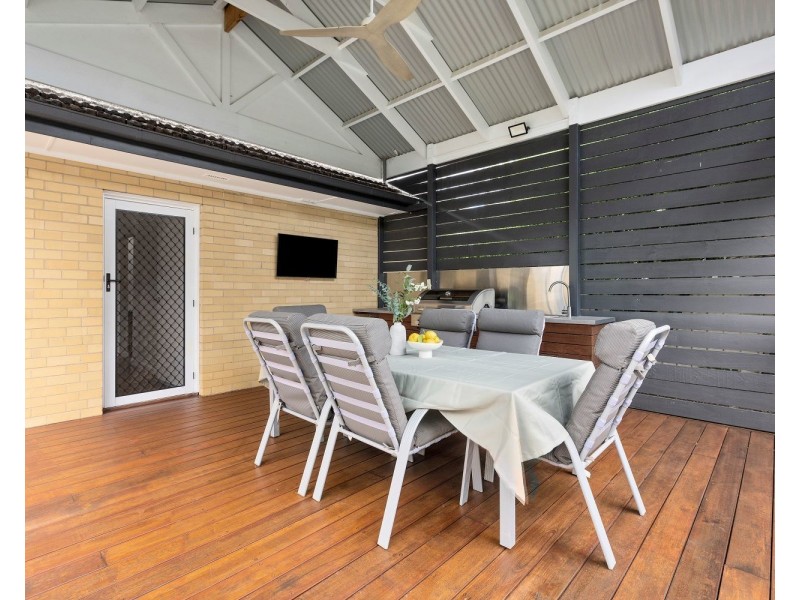 18 Carolin Street, Flora Hill VIC 3550