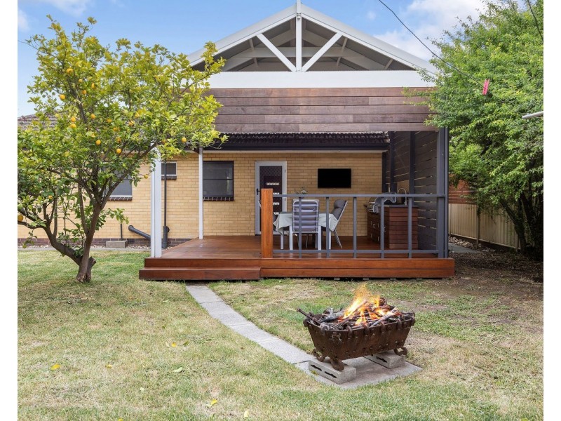 18 Carolin Street, Flora Hill VIC 3550