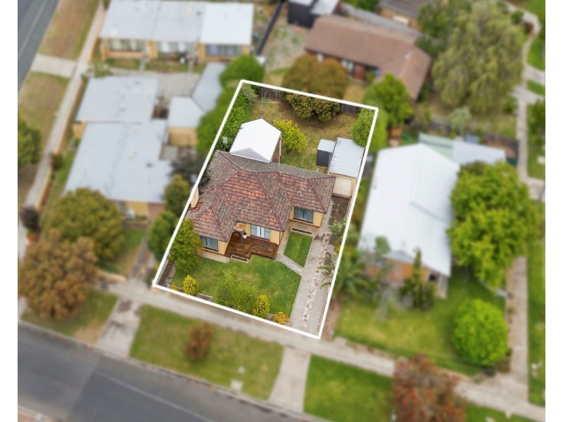 18 Carolin Street, Flora Hill VIC 3550
