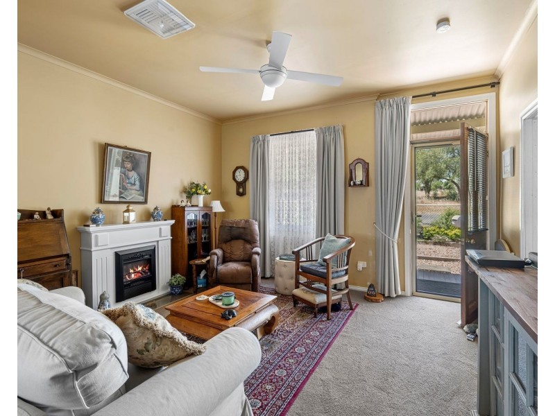 6 Kneebone Street, Eaglehawk VIC 3556