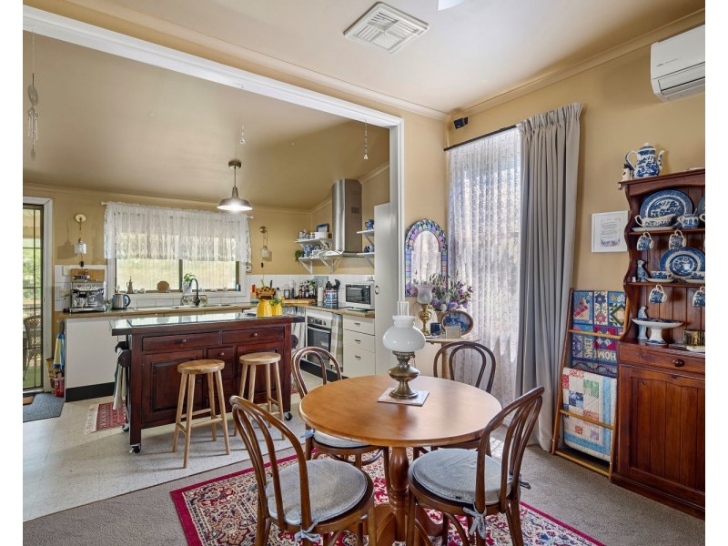 6 Kneebone Street, Eaglehawk VIC 3556