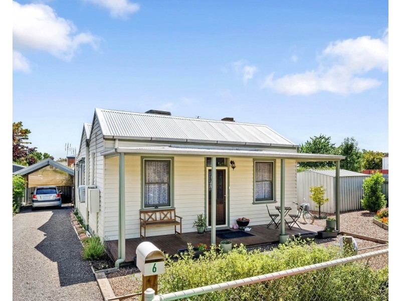 6 Kneebone Street, Eaglehawk VIC 3556