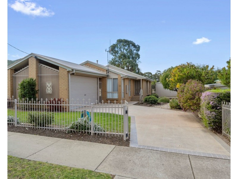 18  Wesley Street, Kangaroo Flat VIC 3555