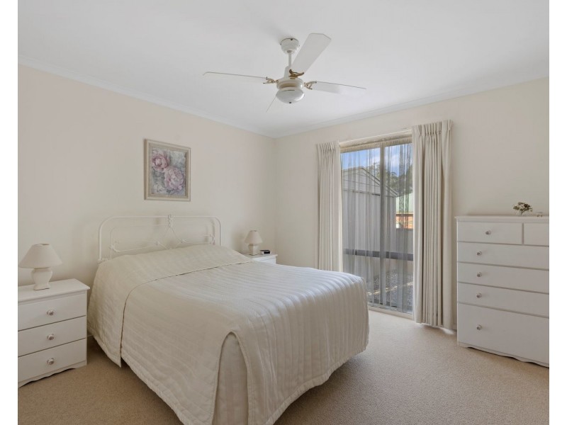 18  Wesley Street, Kangaroo Flat VIC 3555