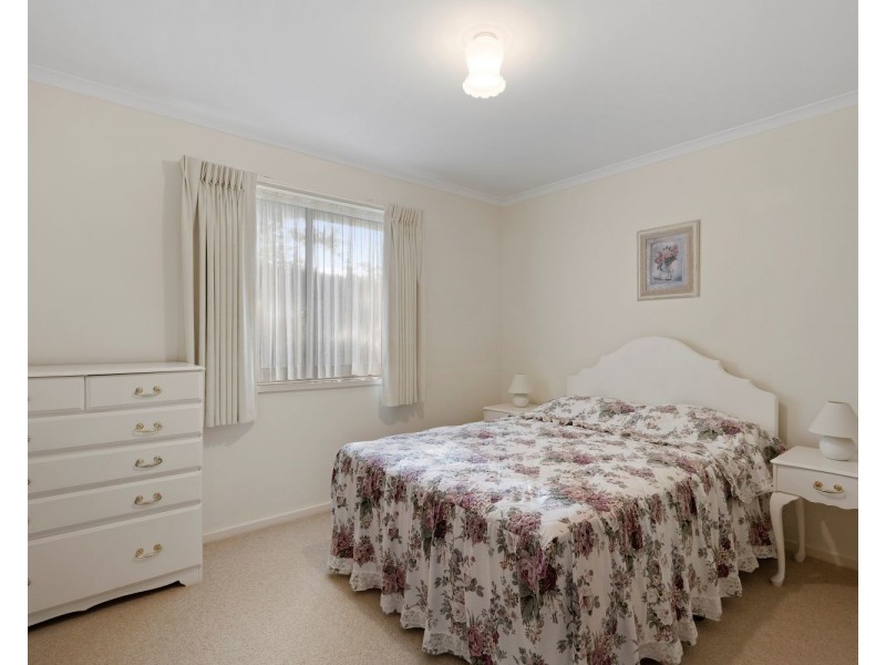 18  Wesley Street, Kangaroo Flat VIC 3555