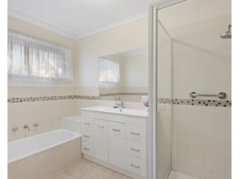 18  Wesley Street, Kangaroo Flat VIC 3555