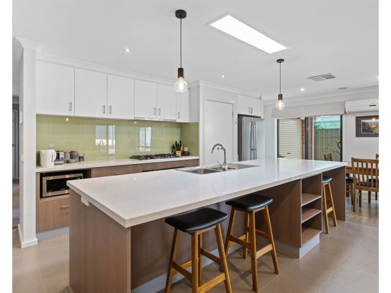 3 Klim Avenue, Kangaroo Flat VIC 3555