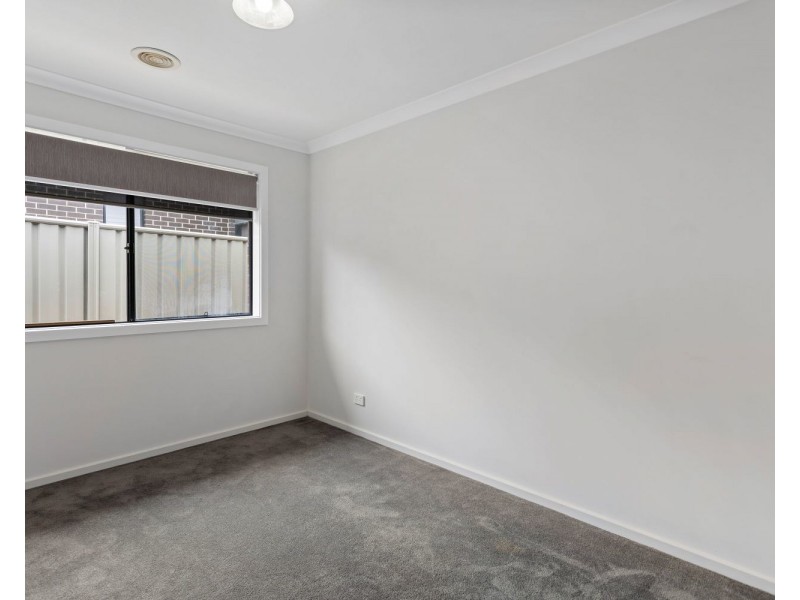 3 Klim Avenue, Kangaroo Flat VIC 3555