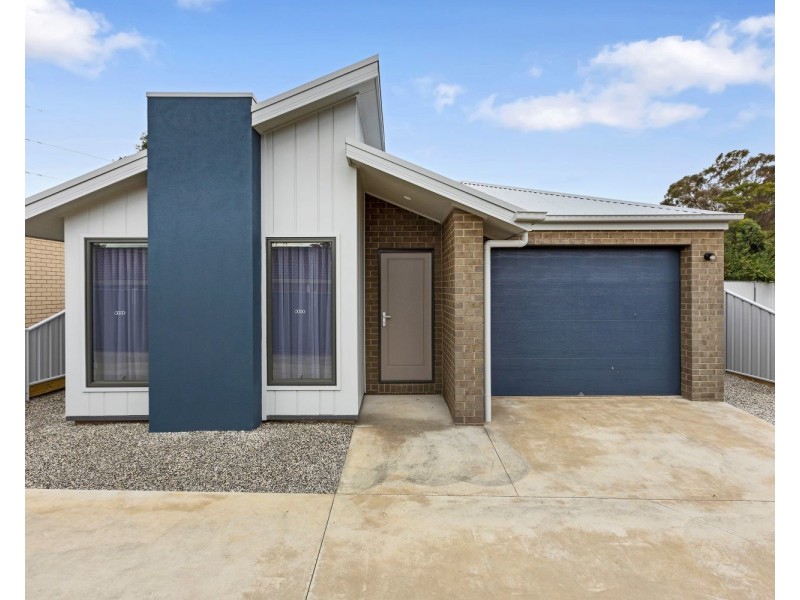 2/17 Paterson Street, Quarry Hill VIC 3550