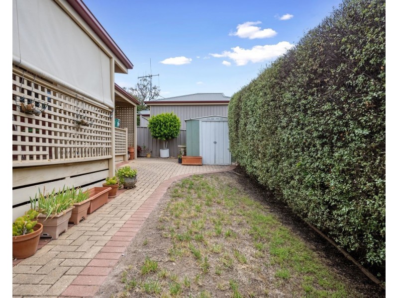 1/5 Lois Court, Golden Square VIC 3555