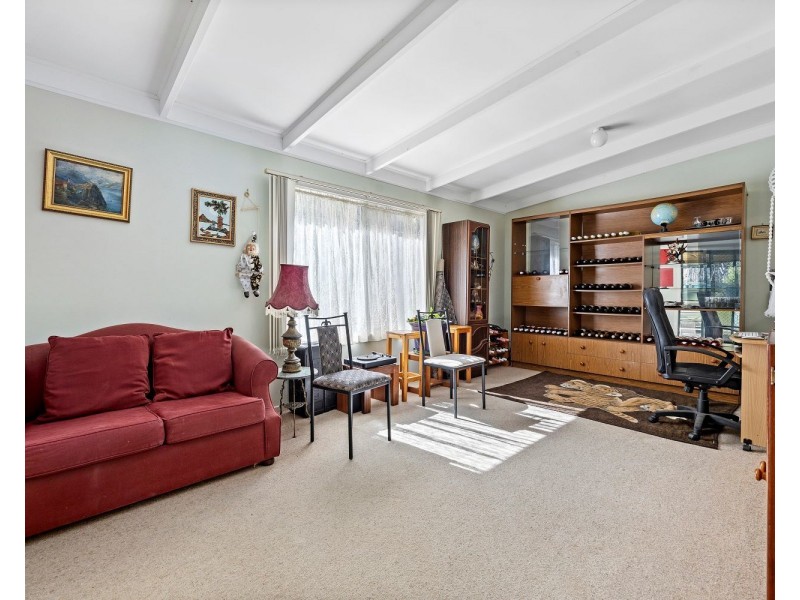 8 Scullys Lane, Heathcote VIC 3523