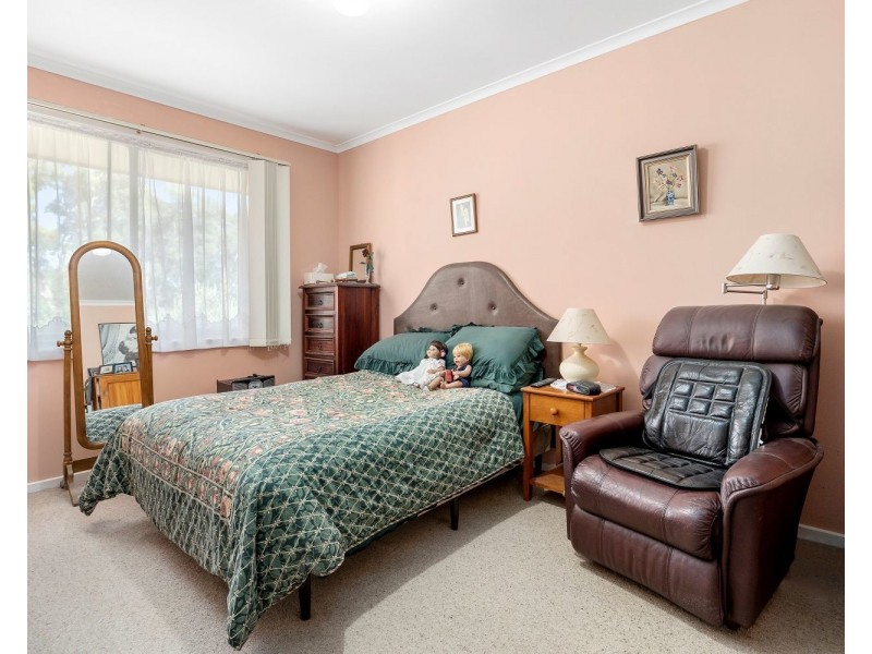 8 Scullys Lane, Heathcote VIC 3523