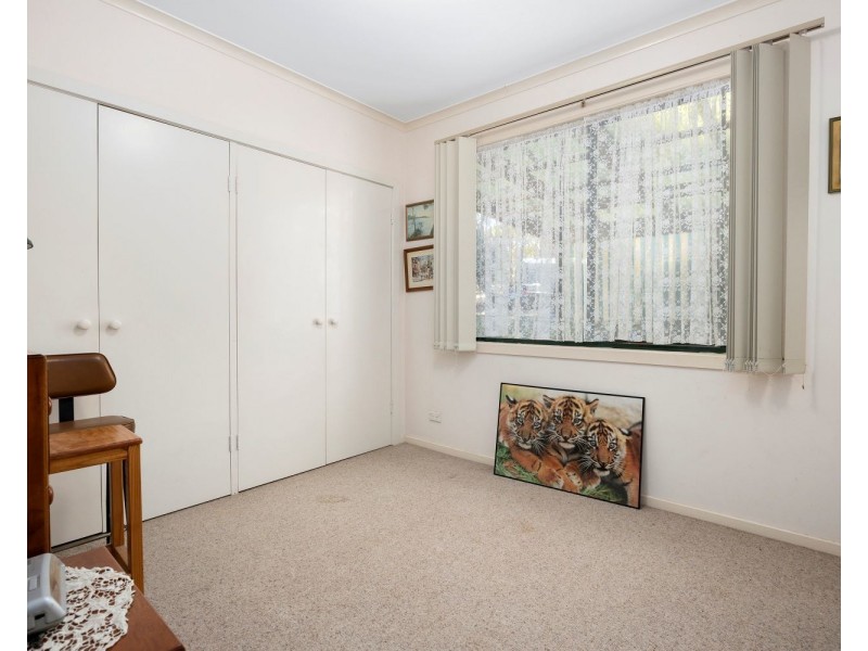 8 Scullys Lane, Heathcote VIC 3523