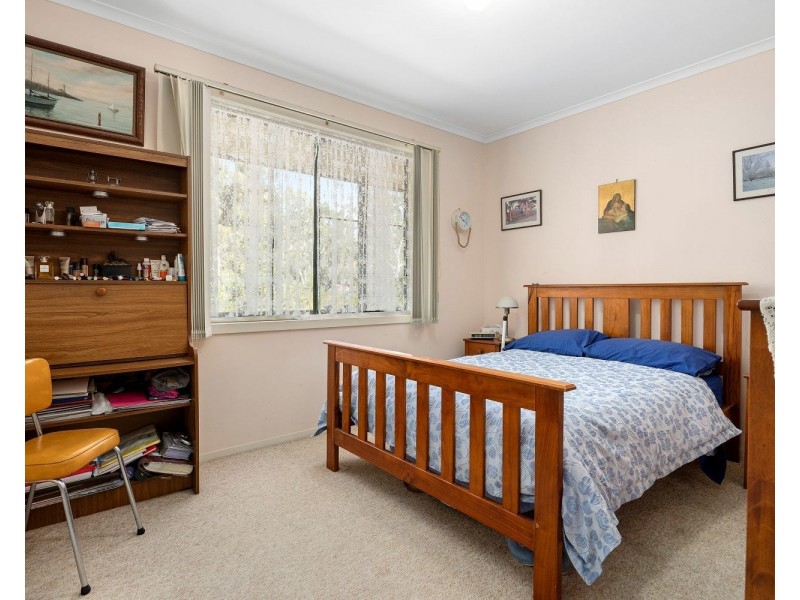8 Scullys Lane, Heathcote VIC 3523