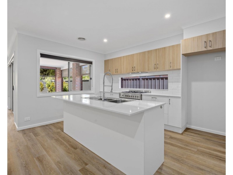 21 Tussock Drive, White Hills VIC 3550