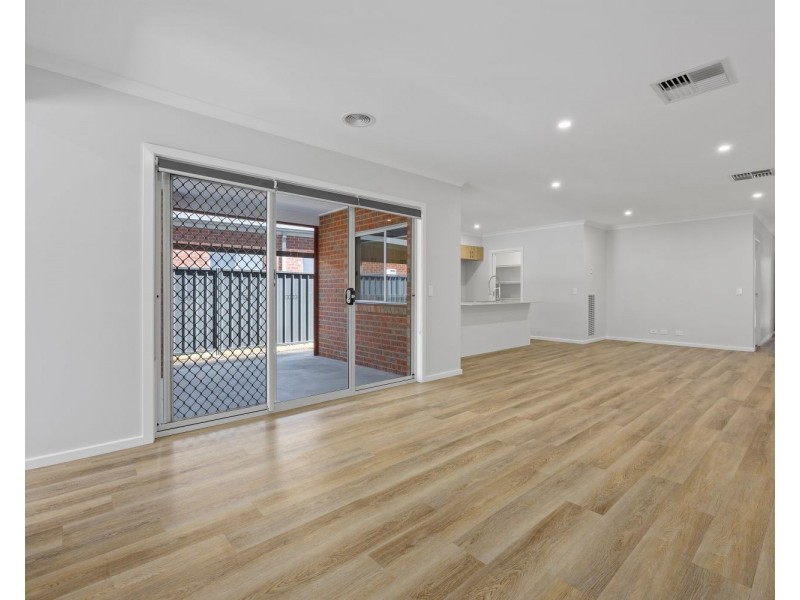 21 Tussock Drive, White Hills VIC 3550