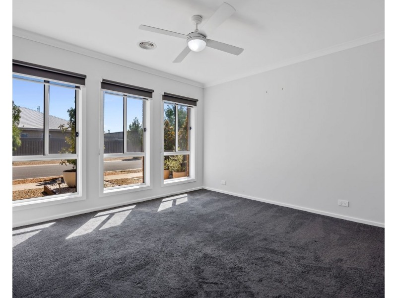 21 Tussock Drive, White Hills VIC 3550