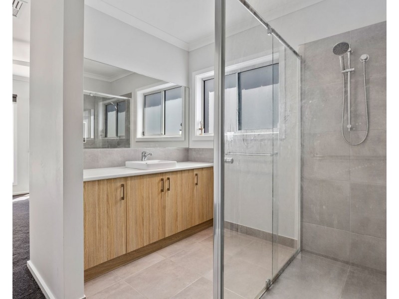 21 Tussock Drive, White Hills VIC 3550
