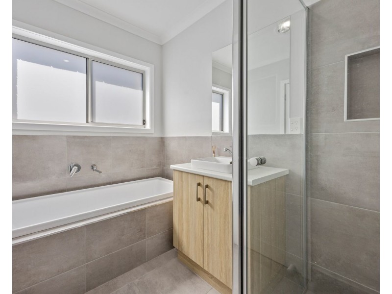 21 Tussock Drive, White Hills VIC 3550