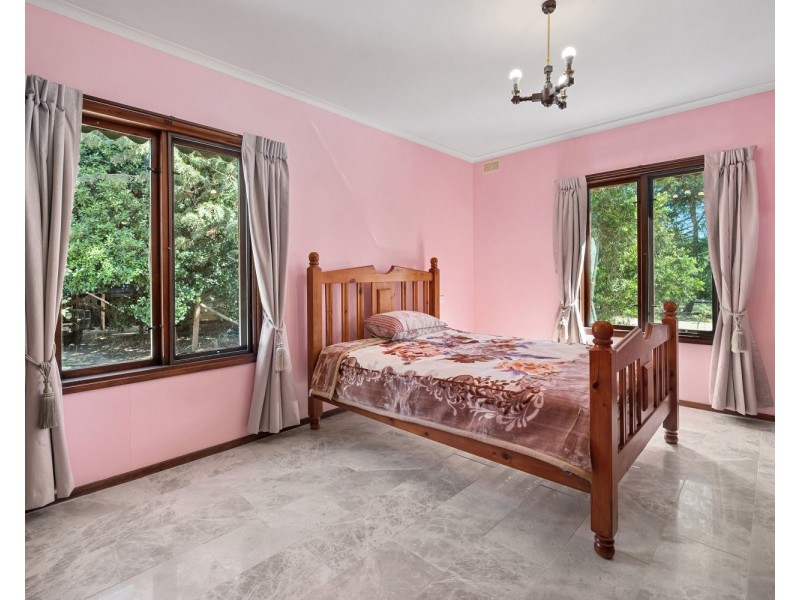 1 Clearing Court, Mandurang VIC 3551