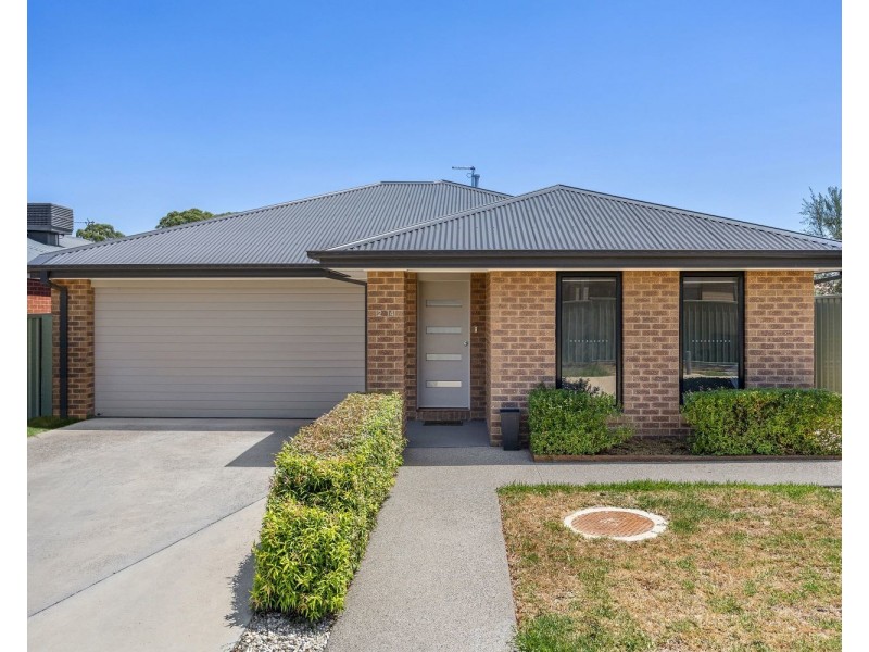 2/14 Wireless Street, Kangaroo Flat VIC 3555