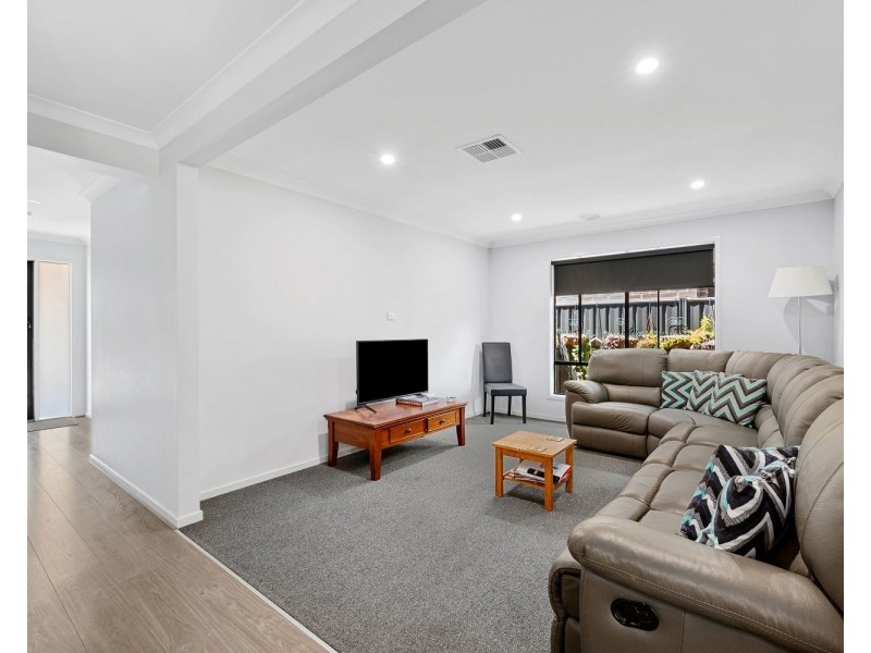 15 Tussock Drive, White Hills VIC 3550