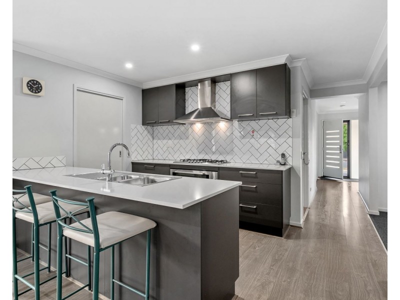 15 Tussock Drive, White Hills VIC 3550