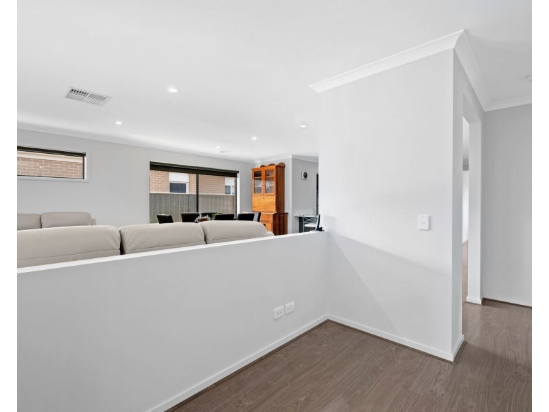 15 Tussock Drive, White Hills VIC 3550