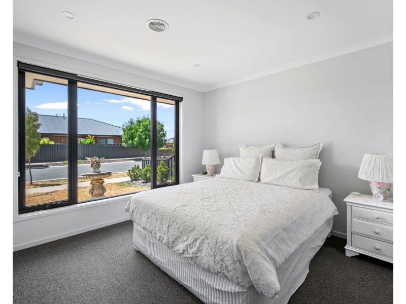 15 Tussock Drive, White Hills VIC 3550