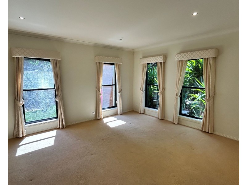 4 The Olive Grove, Strathdale VIC 3550
