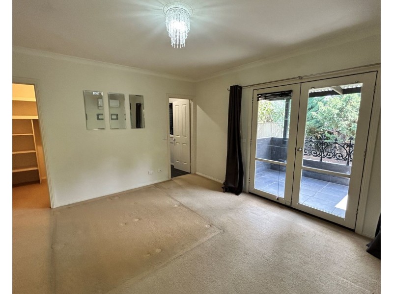 4 The Olive Grove, Strathdale VIC 3550
