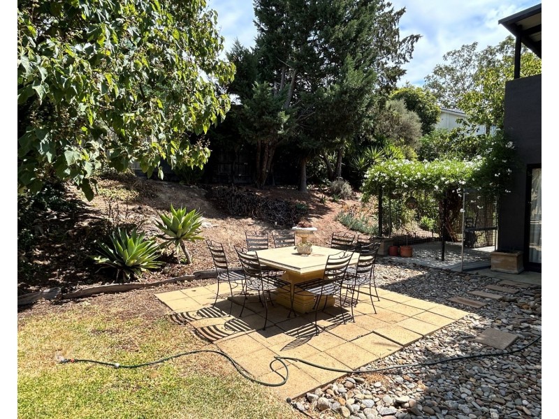 4 The Olive Grove, Strathdale VIC 3550