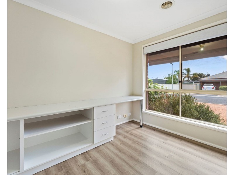 137 Station Street, Epsom VIC 3551