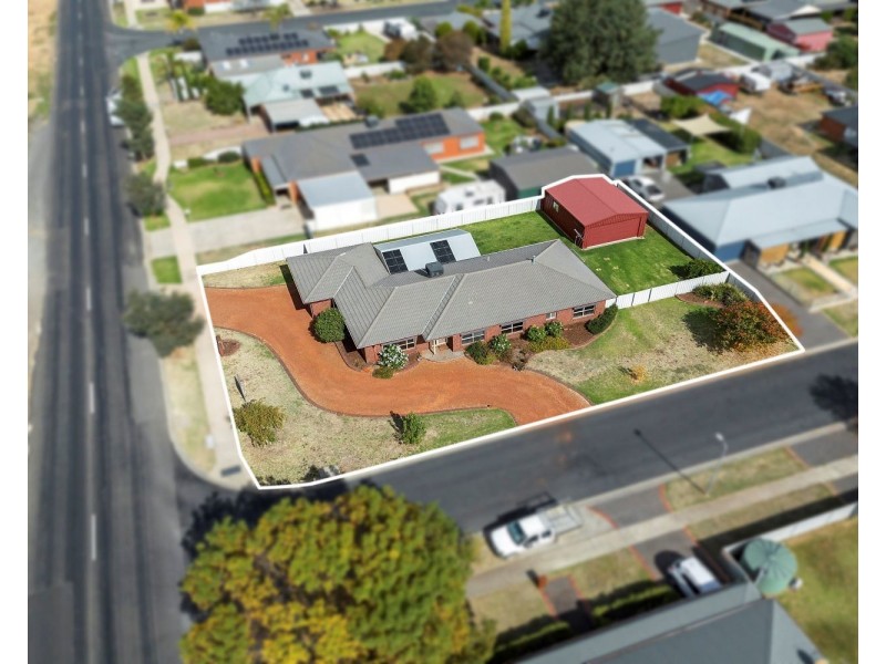 137 Station Street, Epsom VIC 3551