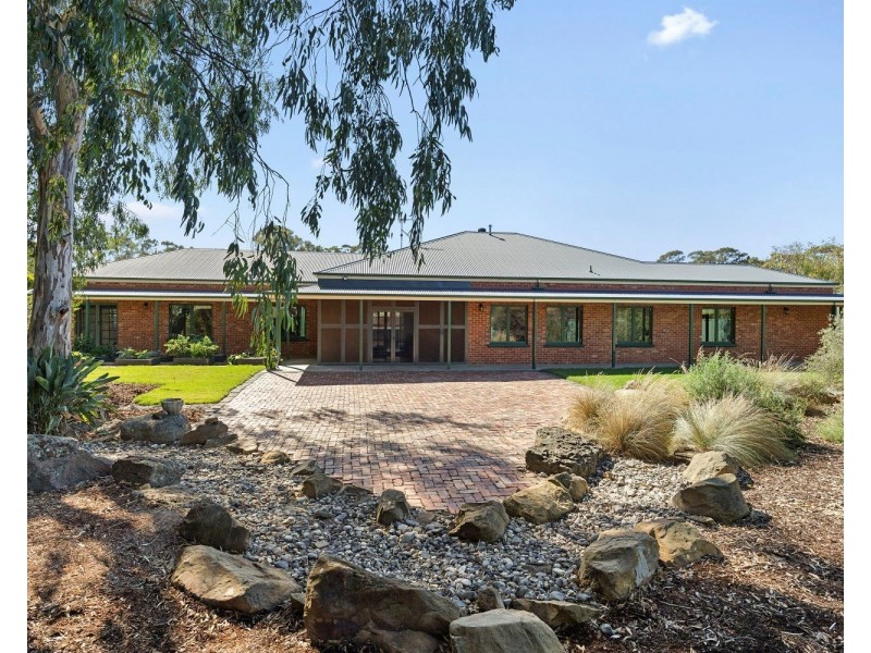 13 Lupson Court, Maiden Gully VIC 3551