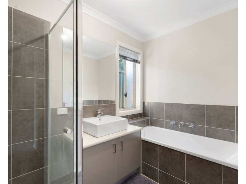 1 Sundew Drive, Kangaroo Flat VIC 3555