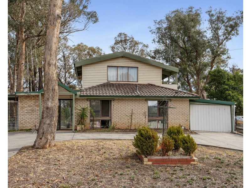 20 Walker Drive, Spring Gully VIC 3550