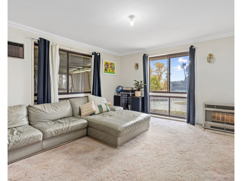20 Walker Drive, Spring Gully VIC 3550