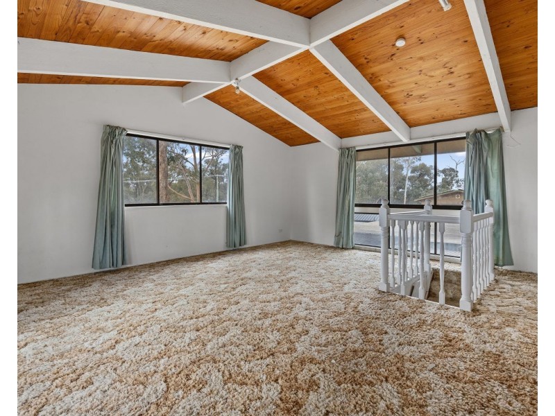 20 Walker Drive, Spring Gully VIC 3550
