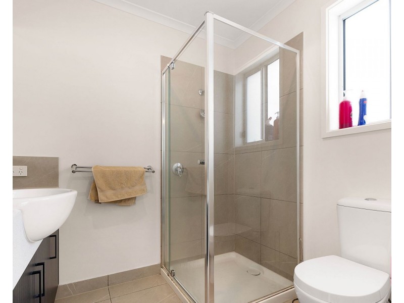 3/28B Balmoral Drive, Golden Square VIC 3555